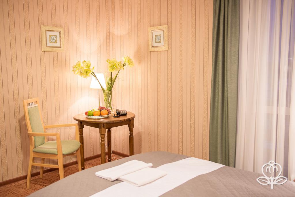 L'Ascada Hotel Срем Екстериор снимка