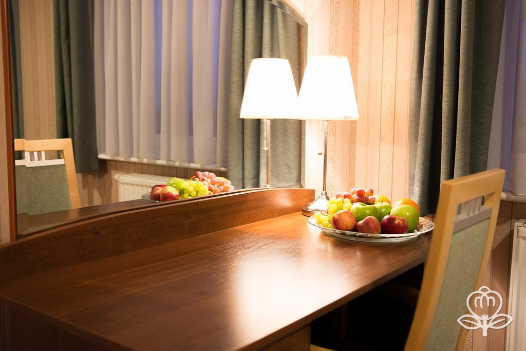 L'Ascada Hotel Срем Екстериор снимка