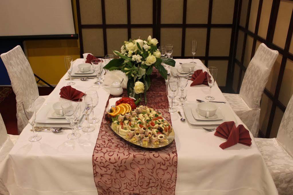L'Ascada Hotel Срем Екстериор снимка