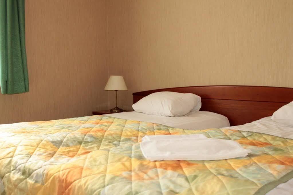L'Ascada Hotel Срем Екстериор снимка